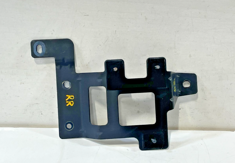 Load image into Gallery viewer, 2021-2023 HYUNDAI SANTA FE REAR RIGHT BLIND SPOT RADAR SENSOR BRACKET # 101894
