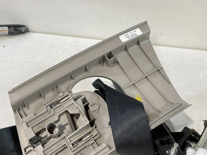 Load image into Gallery viewer, 2022-2025 HONDA CIVIC FRONT RIGHT SIDE SEAT BELT RETRACTOR W/ TENSIONER # 96127
