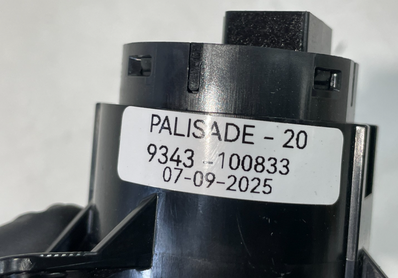 Load image into Gallery viewer, 2020-2022 HYUNDAI PALISADE ENGINE START STOP IGNITION PUSH BUTTON SWITCH #100833
