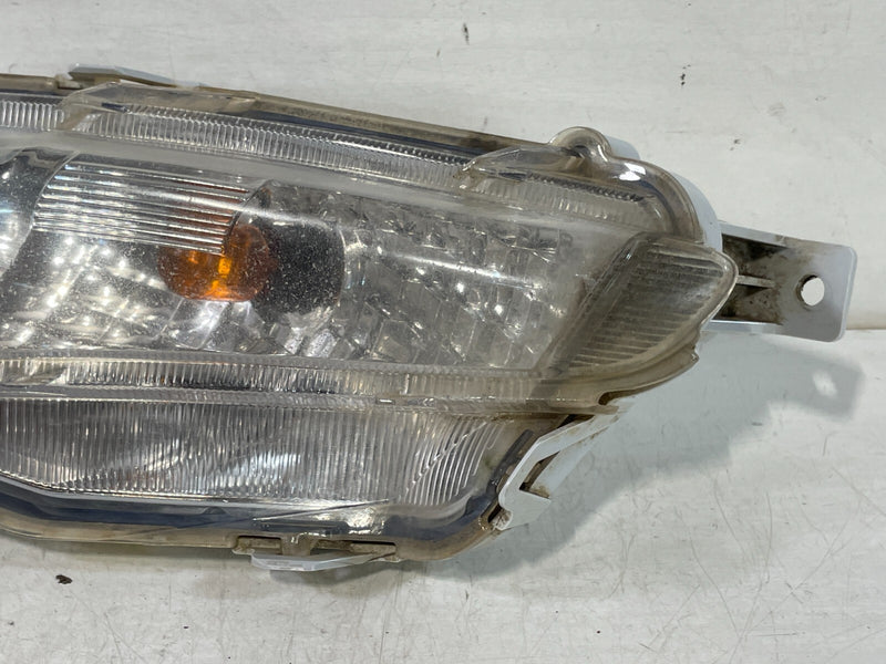 Load image into Gallery viewer, TOYOTA CAMRY LEFT DRIVER SIDE TURN SIGNAL DRL DAYTIME RUNNING LIGHT LAMP # 95153
