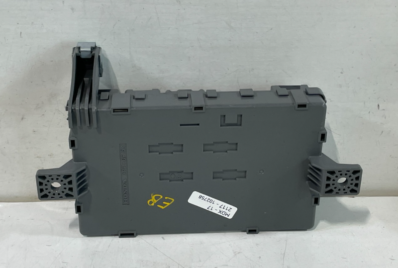Load image into Gallery viewer, 2017-2018 ACURA MDX RIGHT SIDE UNDER DASH FUSE RELAY CABIN JUNCTION BOX # 102758
