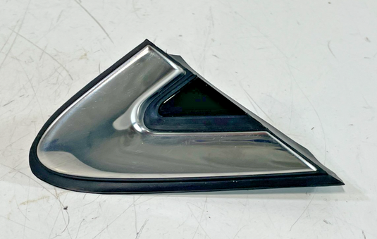 2019-2023 HYUNDAI SANTA FE FRONT RIGHT FENDER UPPER CORNER MOLDING # 102942A