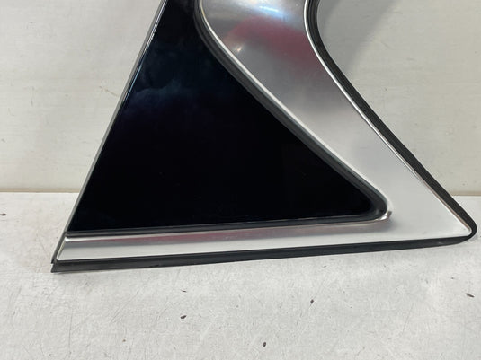 2017-2019 INFINITI QX30 REAR RIGHT SIDE FENDER CORNER QUARTER PANEL TRIM