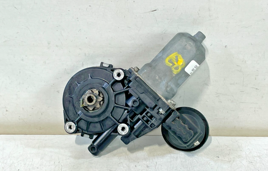 2019 - 2020 INFINITI QX50 REAR RIGHT SIDE DOOR WINDOW REGULATOR MOTOR