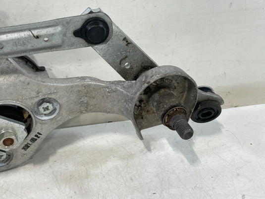18-23 KIA STINGER FRONT WINDSHIELD WIPER TRANSMISSION LINKAGE W/ MOTOR