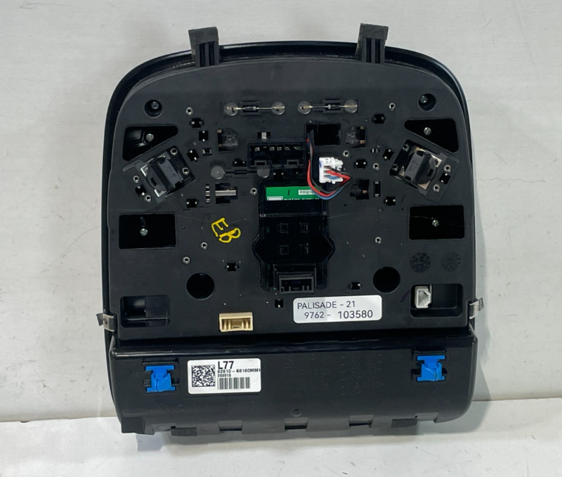 Load image into Gallery viewer, 2020-2022 HYUNDAI PALISADE FRONT OVERHEAD ROOF MAP DOME LIGHT LAMP # 103580
