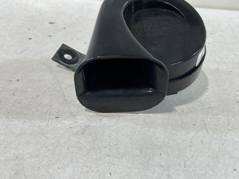 Load image into Gallery viewer, 2009 - 2013 INFINITI FX35 FX37 FX50 HIGH PITCH TONE HORN SIGNAL ALARM # 97219

