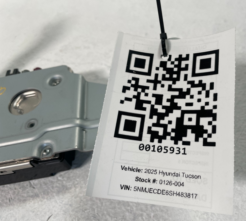 Load image into Gallery viewer, 2025 HYUNDAI TUCSON TELEMATICS COMMUNICATION CONTROL MODULE / BRACKET # 105931
