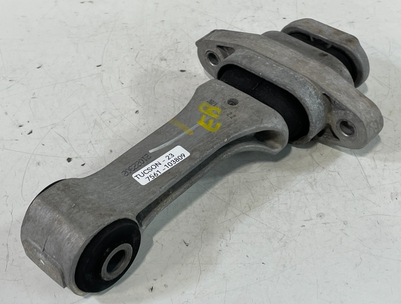 Load image into Gallery viewer, 22-25 HYUNDAI TUCSON SANTA CRUZ ENGINE MOUNT TORQUE ARM ROLL ROD 2.5L # 103809

