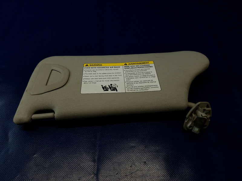Load image into Gallery viewer, INFINITI M35h M37 M56 Q70 Q70L RIGHT PASSENGER SIDE SUNVISOR SUN VISOR # 51576
