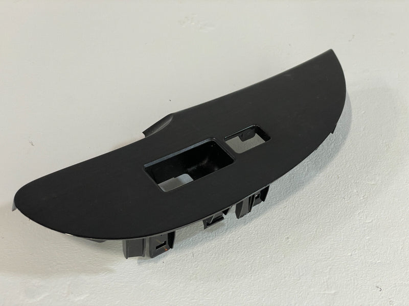 Load image into Gallery viewer, 13-17 INFINITI EX37 QX50 FRONT RIGHT PASSENGER DOOR WINDOW SWITCH BEZEL # 86302
