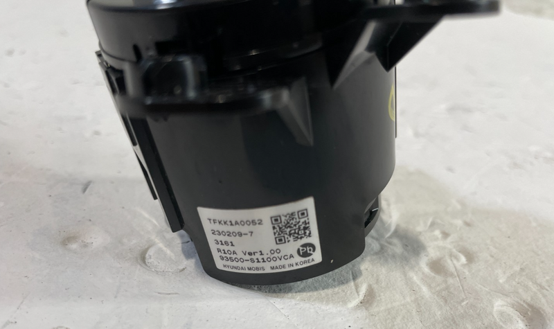 Load image into Gallery viewer, 21 - 23 HYUNDAI SANTA FE ENGINE START STOP IGNITION PUSH BUTTON SWITCH #104387

