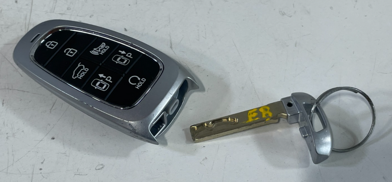 Load image into Gallery viewer, 23-24 HYUNDAI PALISADE ENGINE &amp; BODY CONTROL MODULE ECM BCM W/ KEY FOB # 104074
