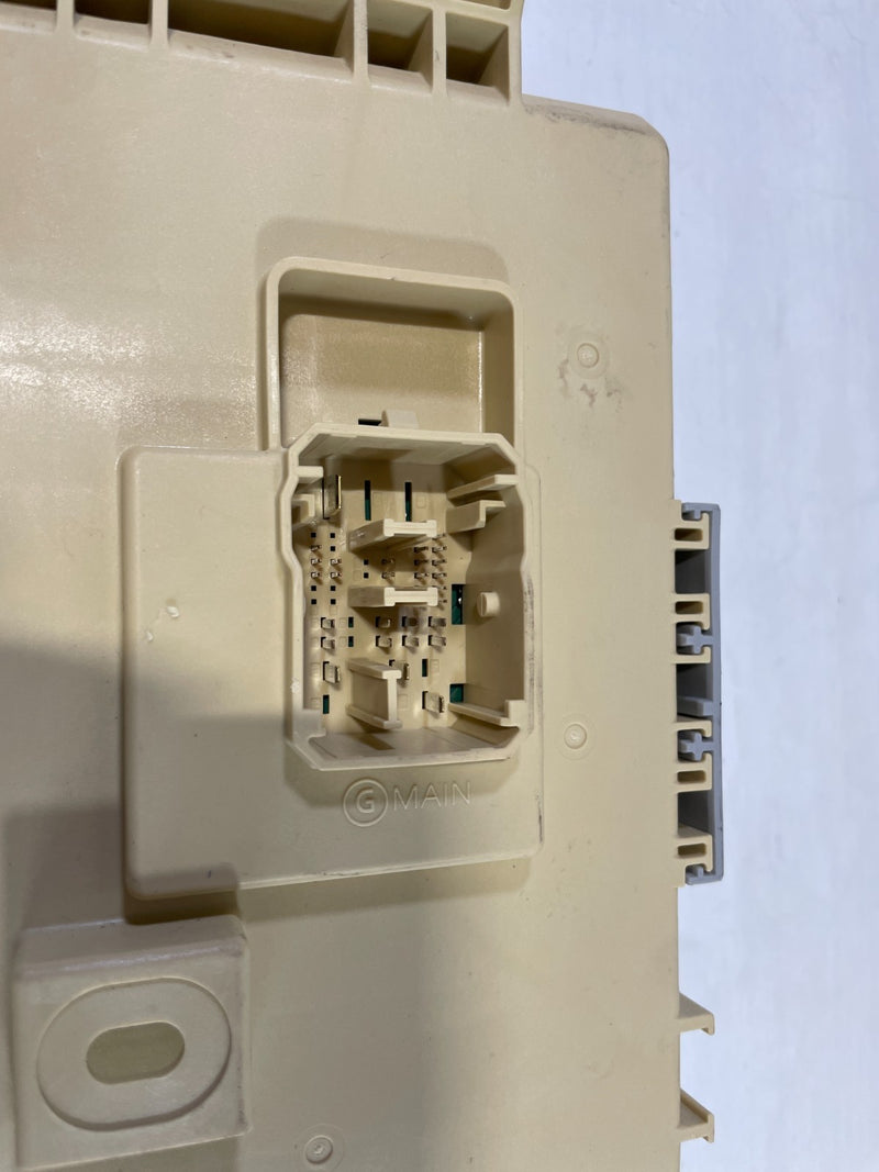 Load image into Gallery viewer, 2020 - 2022 HYUNDAI PALISADE FUSE RELAY CABIN JUNCTION BOX 91951-S8661 # 104720
