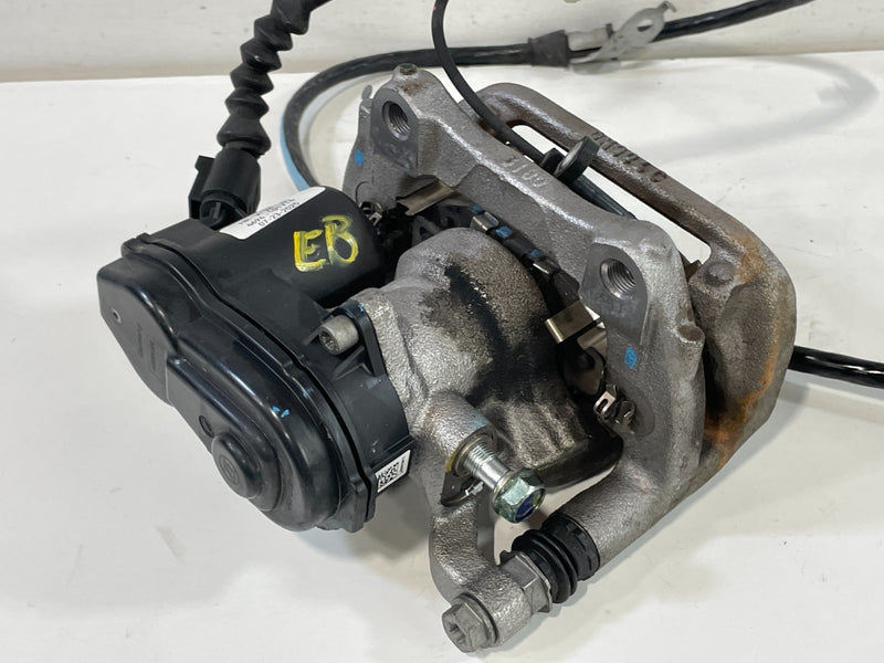 Load image into Gallery viewer, 23-26 HONDA HR-V REAR LEFT DRIVER SIDE DISC BRAKE CALIPER W/ ABS SENSOR # 101714
