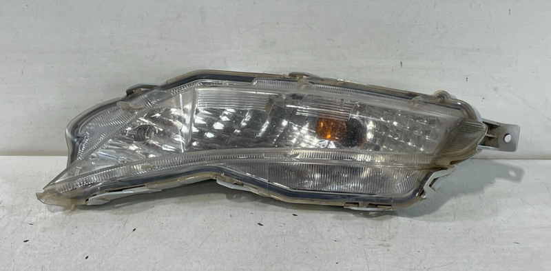 Load image into Gallery viewer, TOYOTA CAMRY LEFT DRIVER SIDE TURN SIGNAL DRL DAYTIME RUNNING LIGHT LAMP # 95153
