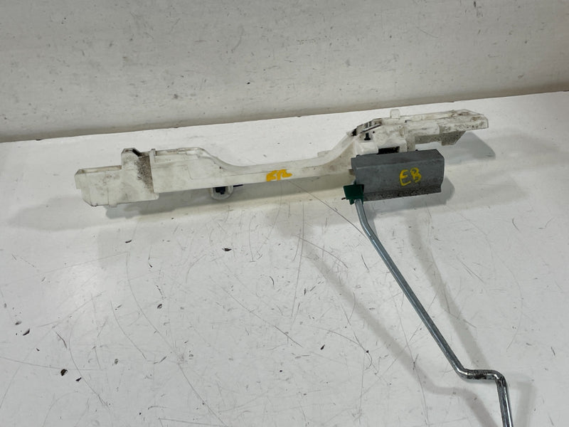 Load image into Gallery viewer, 2014-2020 ACURA MDX FRONT RIGHT SIDE EXTERIOR DOOR HANDLE BASE BRACKET # 102715
