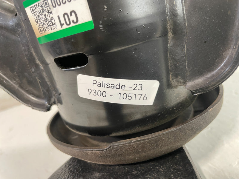 Load image into Gallery viewer, 2020-2025 HYUNDAI PALISADE FRONT RIGHT ENGINE MOUNT SUPPORT BRACKET # 105176
