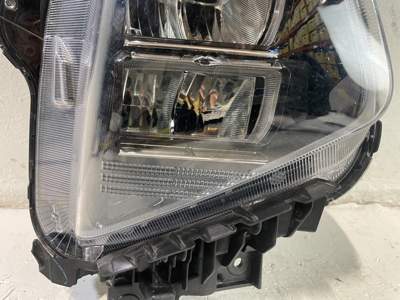 Load image into Gallery viewer, 2022-2024 HYUNDAI TUCSON FRONT RIGHT SIDE LED HEADLIGHT HEADLAMP # IG19-HDU1111
