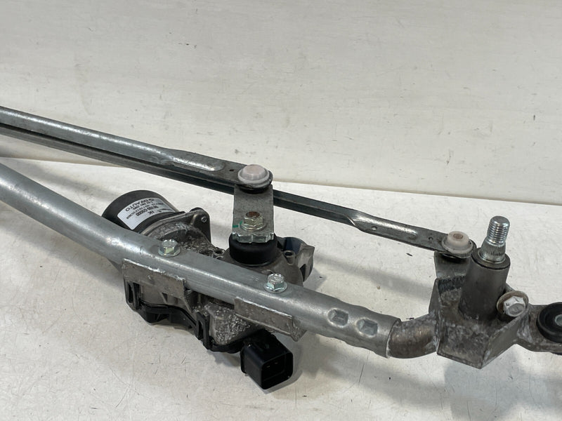 Load image into Gallery viewer, 19-24 GENESIS G70 FRONT WINDSHIELD WIPER TRANSMISSION LINKAGE W/ MOTOR # 96826
