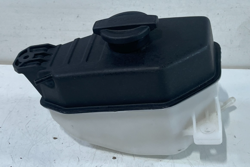 Load image into Gallery viewer, 19-25 HYUNDAI PALISADE RADIATOR COOLANT RESERVOIR RECOVERY TANK BOTTLE # 104095
