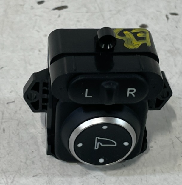 Load image into Gallery viewer, 2022-25 CIVIC CR-V HR-V FRONT LEFT DOOR MIRROR ADJUSTMENT CONTROL SWITCH # 99955

