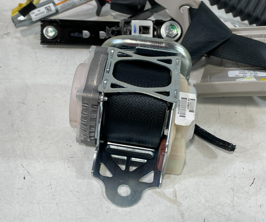 2023-2025 HONDA HR-V FRONT RIGHT SIDE SEAT BELT RETRACTOR W/ TENSIONER