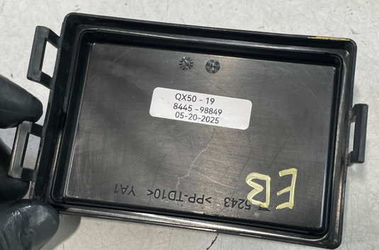 19-20 INFINITI QX50 ENGINE FUSE RELAY BOX HOUSING LID COVER PANEL 2.0L