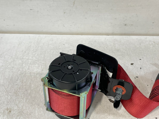 19-23 GENESIS G70 REAR CENTER MIDDLE SEAT BELT RETRACTOR W/ BUCKLE RED