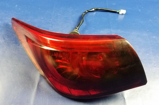 2016 - 2017 INFINITI Q50 LEFT SIDE TAIL LIGHT LAMP QUARTER PANEL MOUNTED