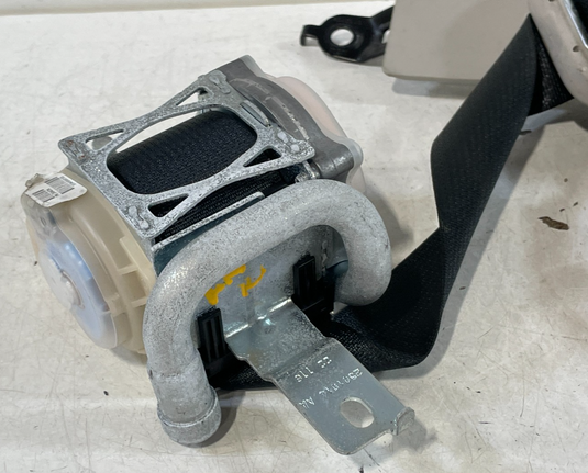 2016 - 2021 HONDA CIVIC FRONT RIGHT PASSENGER SIDE SEAT BELT RETRACTOR