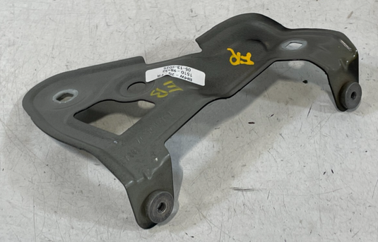 2019-2024 BMW 330i 330e FRONT RIGHT SIDE FENDER REARWARD SUPPORT BRACKET