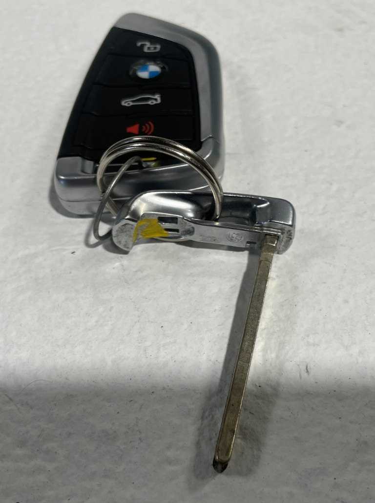 Load image into Gallery viewer, 2021 - 2025 BMW G82 M4 M3 M2 X3 ENGINE &amp; BODY CONTROL MODULE W/ KEY FOB # 105647
