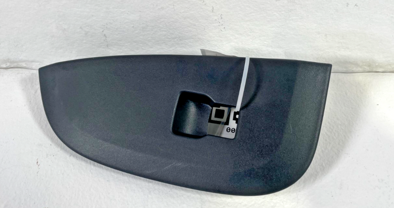 Load image into Gallery viewer, 2023 - 2025 HONDA HR-V REAR RIGHT SIDE DOOR WINDOW SWITCH BEZEL TRIM # 105434
