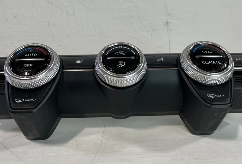 Load image into Gallery viewer, 22-23 GENESIS G70 FRONT DUAL ZONE A/C TEMPERATURE CLIMATE CONTROL PANEL # 104286
