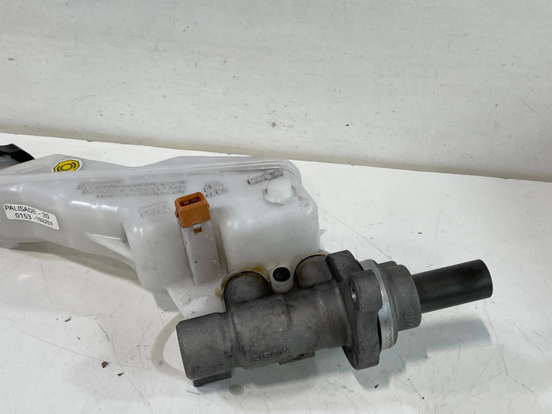 Load image into Gallery viewer, 2020 - 2025 HYUNDAI PALISADE BRAKE BOOSTER MASTER CYLINDER W/ RESERVOIR # 102251
