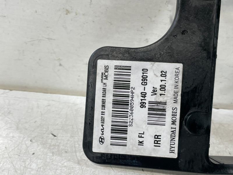 Load image into Gallery viewer, 22-23 GENESIS G70 REAR LEFT DRIVER SIDE BLIND SPOT RADAR MODULE BRACKET # 100952
