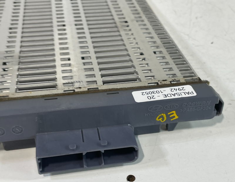 Load image into Gallery viewer, 20-22 HYUNDAI PALISADE HVAC HEAT ELEMENT AUXILIARY HEATER H309330600 # 103052
