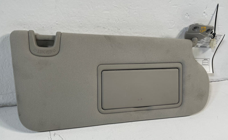 Load image into Gallery viewer, 2019 - 2025 INFINITI QX50 FRONT RIGHT PASSENGER SIDE SUNVISOR SUN VISOR # 106483
