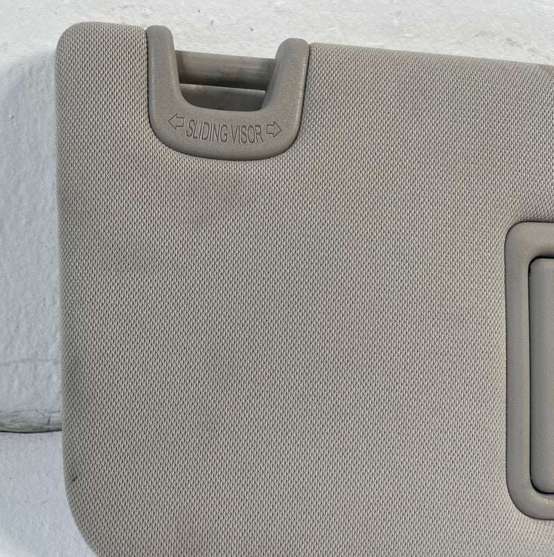 Load image into Gallery viewer, 2019 - 2025 INFINITI QX50 FRONT RIGHT PASSENGER SIDE SUNVISOR SUN VISOR # 106483
