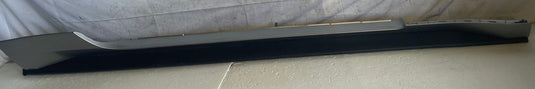 2015-2023 FORD MUSTANG FRONT RIGHT PASSENGER SIDE ROCKER MOLDING COVER