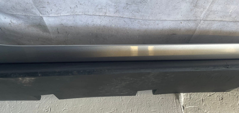 Load image into Gallery viewer, 2015-2023 FORD MUSTANG FRONT RIGHT PASSENGER SIDE ROCKER MOLDING COVER # 113539
