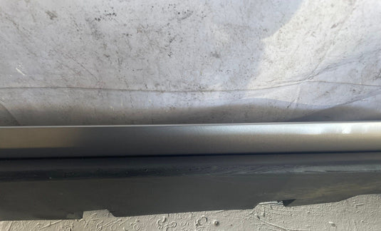 2015-2023 FORD MUSTANG FRONT RIGHT PASSENGER SIDE ROCKER MOLDING COVER