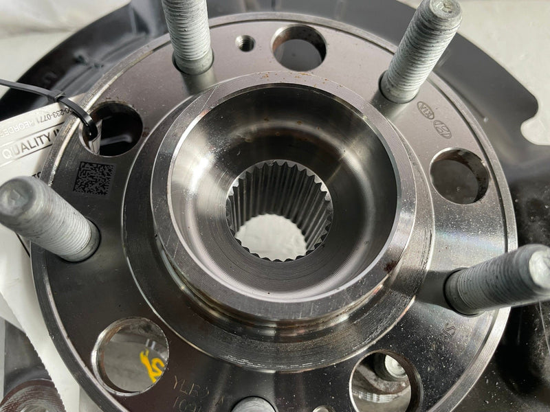 Load image into Gallery viewer, 2021-2026 HYUNDAI SANTA FE FRONT LEFT SIDE SPINDLE KNUCKLE W/BEARING HUB #112845
