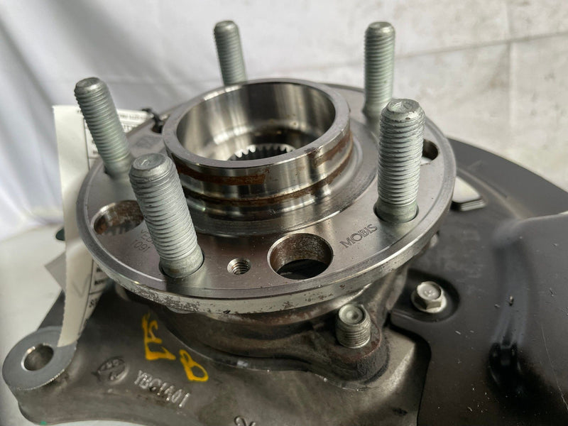 Load image into Gallery viewer, 2021-2026 HYUNDAI SANTA FE FRONT LEFT SIDE SPINDLE KNUCKLE W/BEARING HUB #112845
