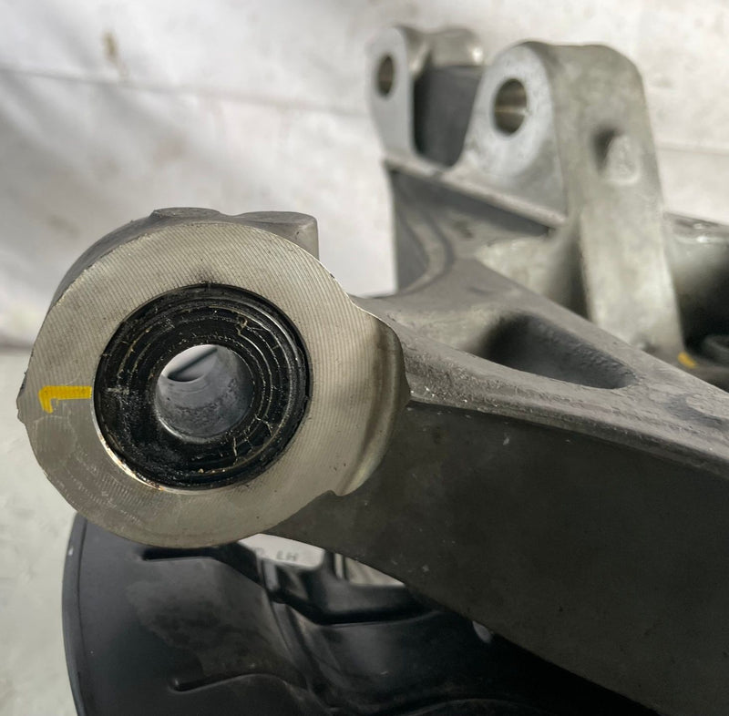 Load image into Gallery viewer, 2021-2026 HYUNDAI SANTA FE FRONT LEFT SIDE SPINDLE KNUCKLE W/BEARING HUB #112845
