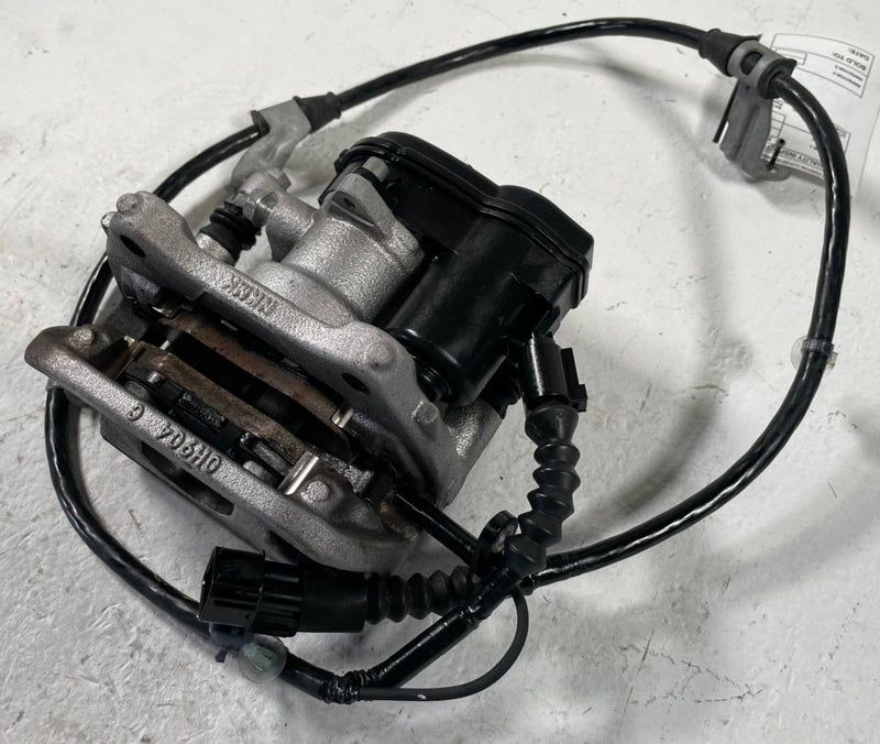 Load image into Gallery viewer, 23-26 HONDA HR-V REAR LEFT DRIVER SIDE DISC BRAKE CALIPER W/ ABS SENSOR # 108052

