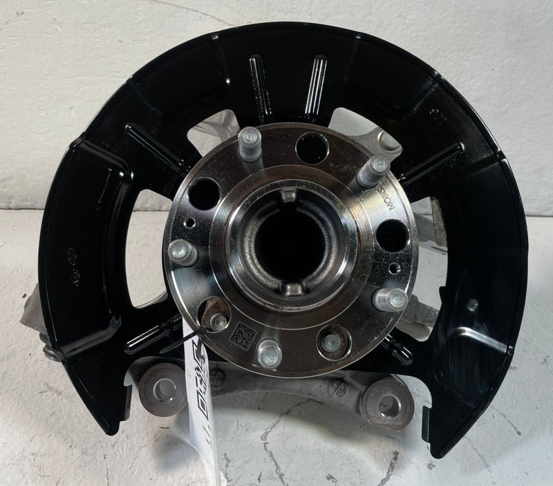 Load image into Gallery viewer, 21-26 HYUNDAI SANTA FE FWD REAR LEFT SPINDLE KNUCKLE W/ WHEEL HUB 2.5L # 109301
