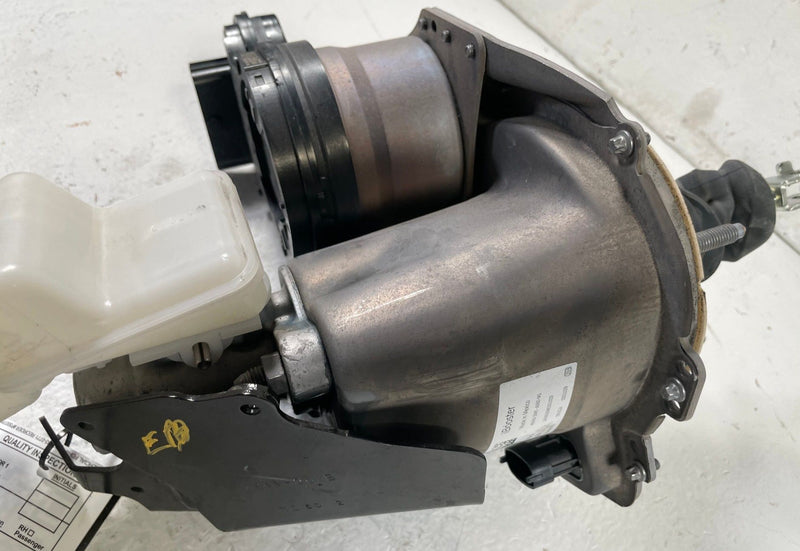 Load image into Gallery viewer, 23-24 HONDA HR-V FWD POWER MASTER BRAKE BOOSTER W/ MASTER CYLINDER 2.0L # 108033
