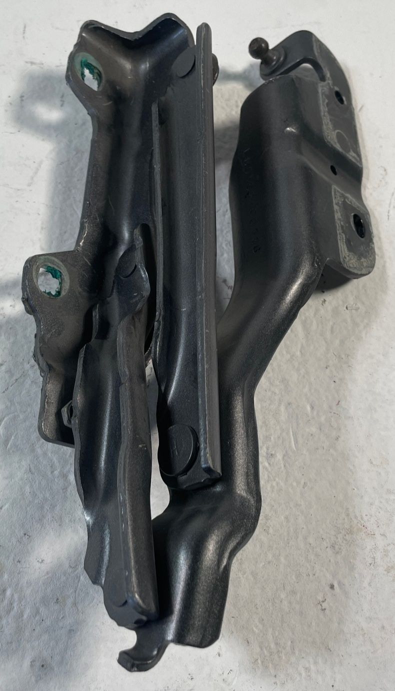 Load image into Gallery viewer, 2019-22 INFINITI QX50 FRONT LH &amp; RH SIDE HOOD BONNET HINGES PAIR BLACK # 106 (1)
